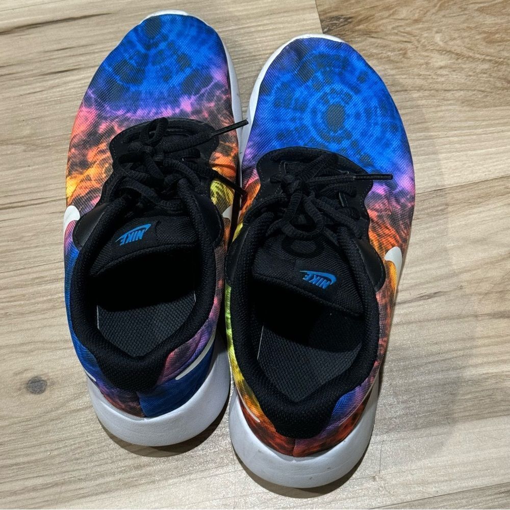 Nike Tanjun Print Tie Dye Sneakers Boys 6 - Picture 4 of 6